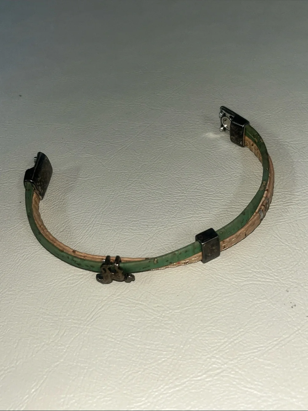 Elisabetta Studios Two-Strand Wrap magnet Bracelet in Green and Beige